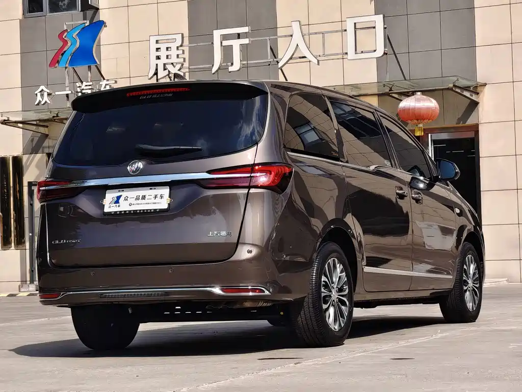 Buick GL8 — миниатюра 7