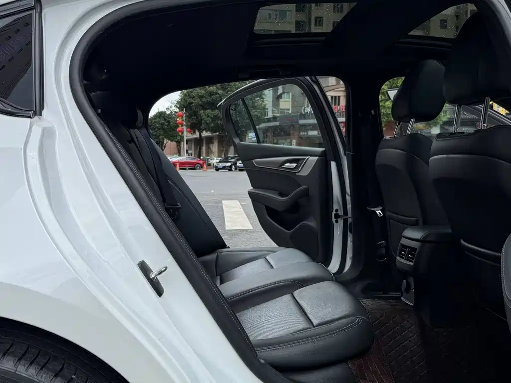 Cadillac CT5 — миниатюра 26