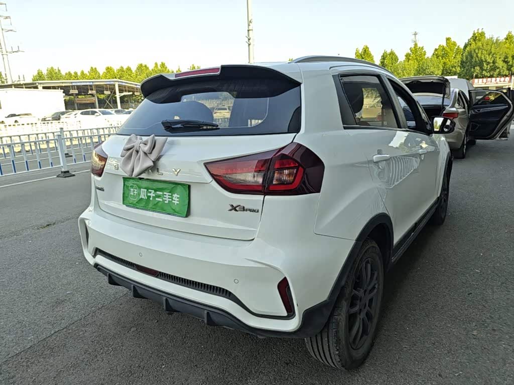 Geely Vision X3 1.5 л 2021 г. Белый, пробег 35100 км