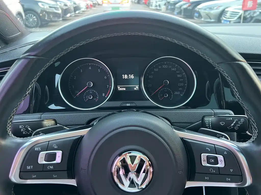 Volkswagen Golf — миниатюра 5