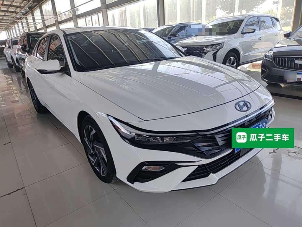 Hyundai Elantra 1.5 л 2024 г. Белый, пробег 8000 км