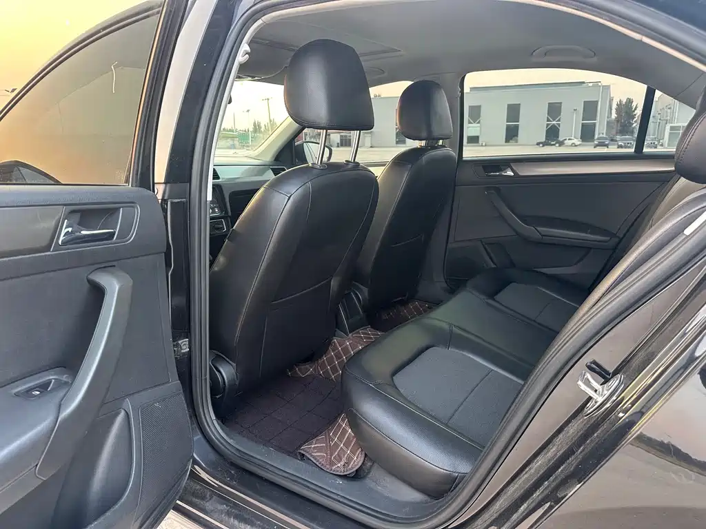 Volkswagen Santana — миниатюра 10