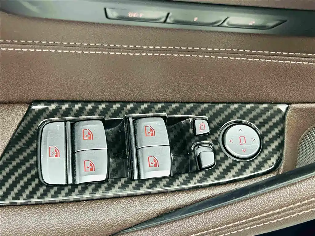 BMW 5 Series — миниатюра 18