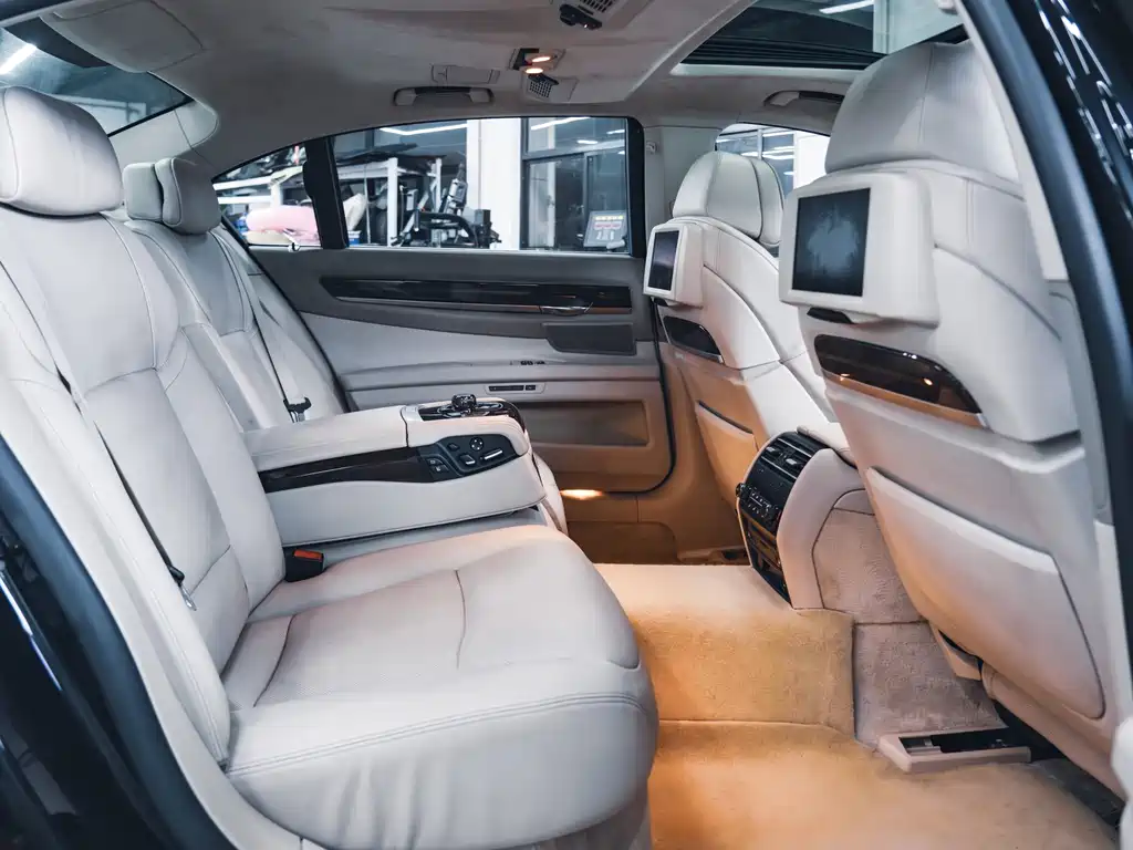 BMW 7 Series 7 2010 760Li