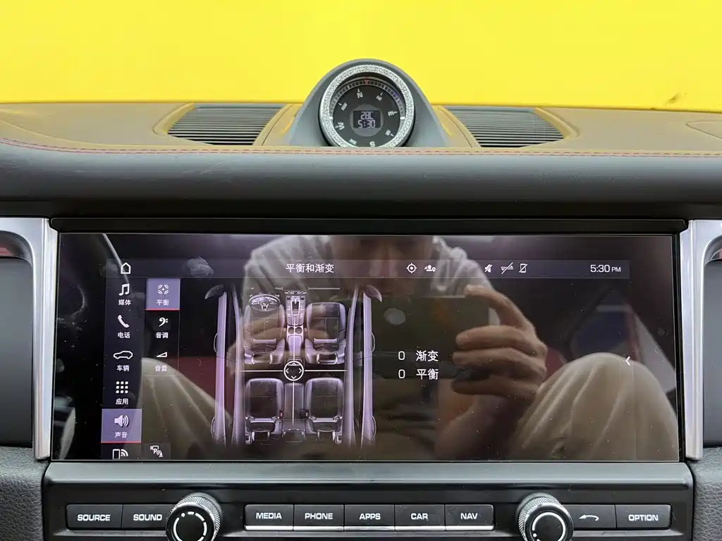 Porsche Macan — миниатюра 28