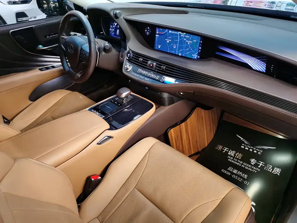 Lexus LS — миниатюра 12