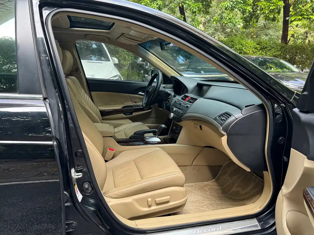 Honda Accord — миниатюра 11