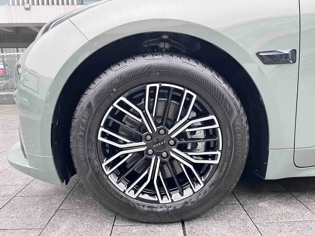 ZEEKR EXTREME KRYPTON 001