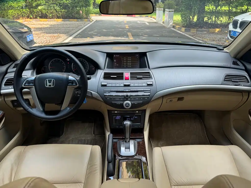 Honda Accord — миниатюра 16