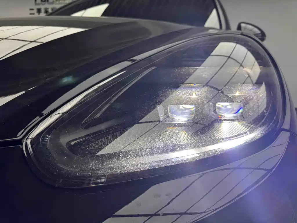 Porsche Cayenne — миниатюра 22