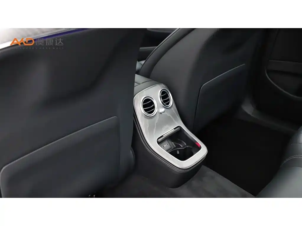 Mercedes-Benz E-Class — миниатюра 9