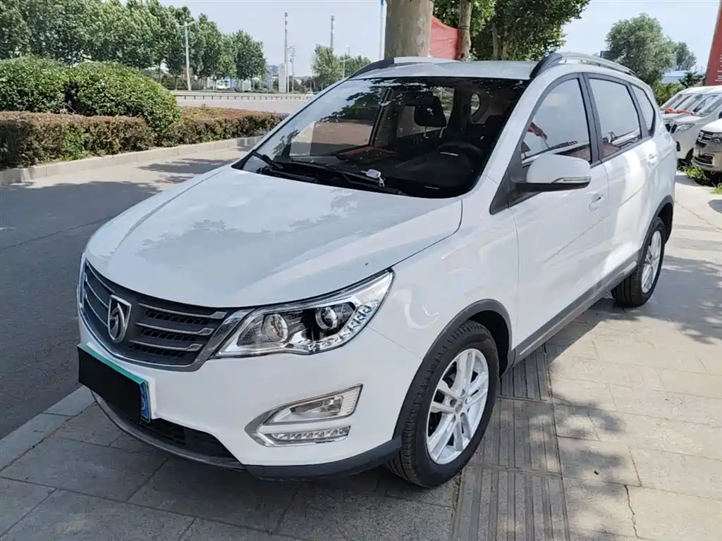 Купить Baojun 560
