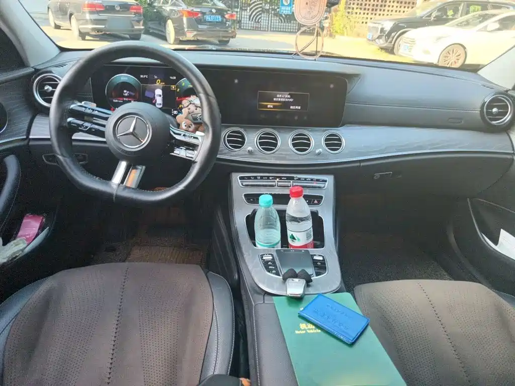 Mercedes-Benz E-Class — миниатюра 5