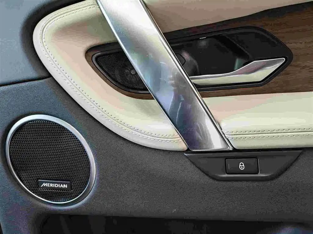 LAND ROVER DISCOVER SPORTS