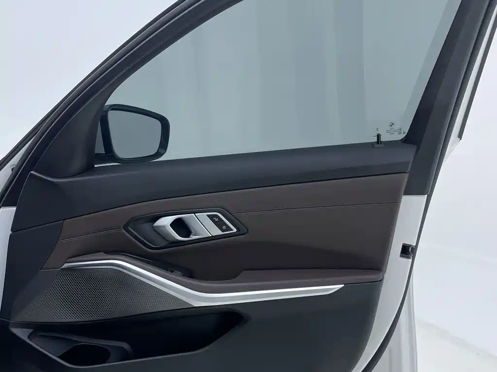 BMW 3 Series — миниатюра 13