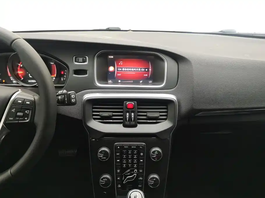 Volvo V40 — миниатюра 13
