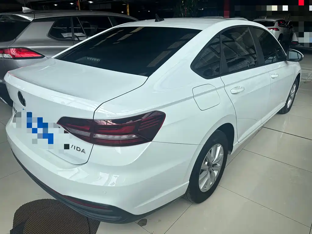 Volkswagen Lavida — миниатюра 9