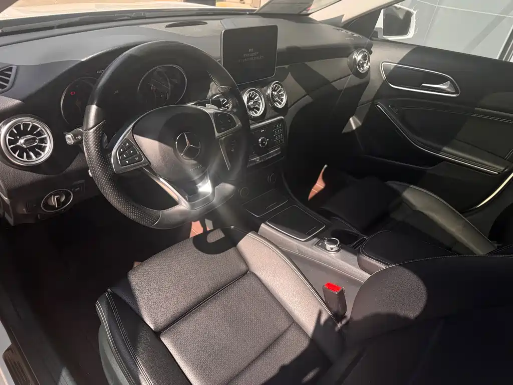 Mercedes-Benz GLA — миниатюра 10