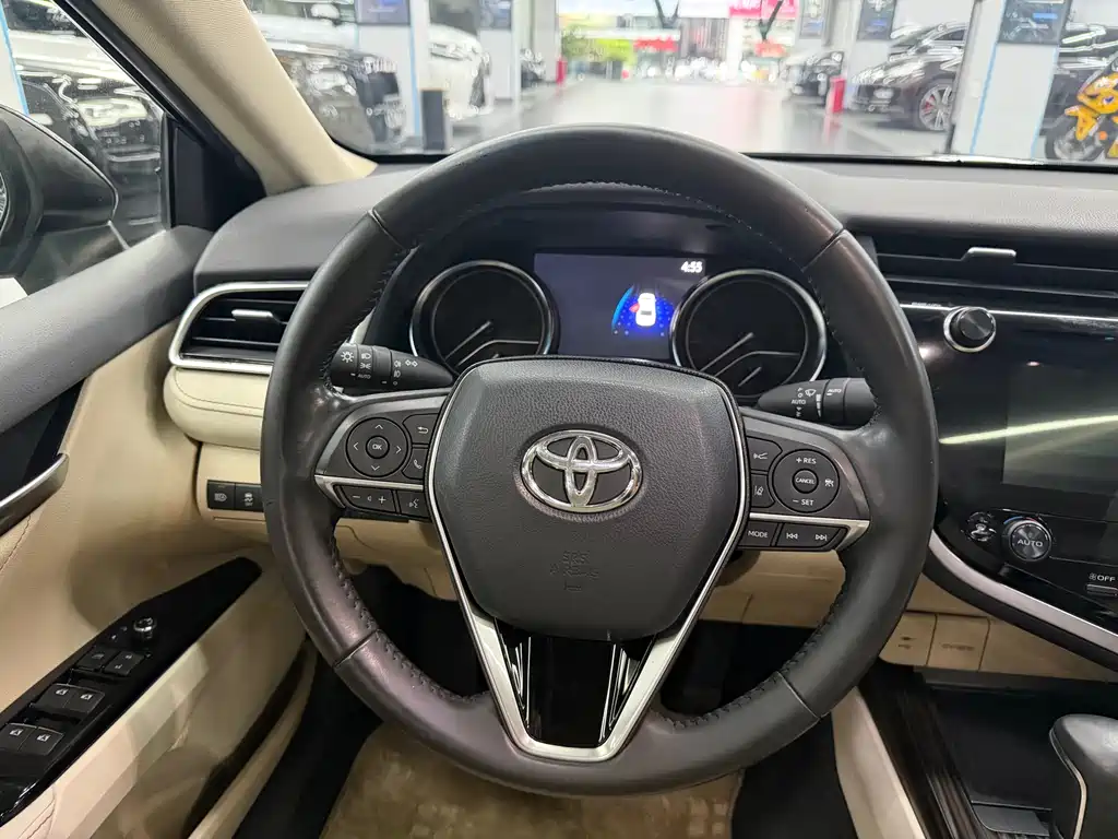 TOYOTA CAMRY
