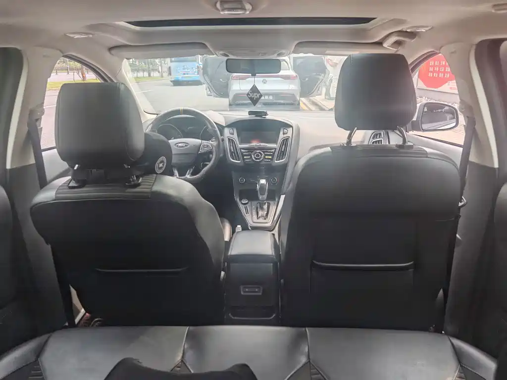 Ford Focus — миниатюра 12