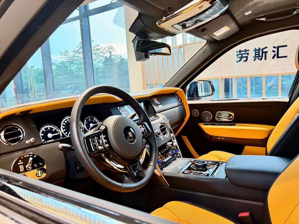 Rolls-Royce Cullinan 2018 мест