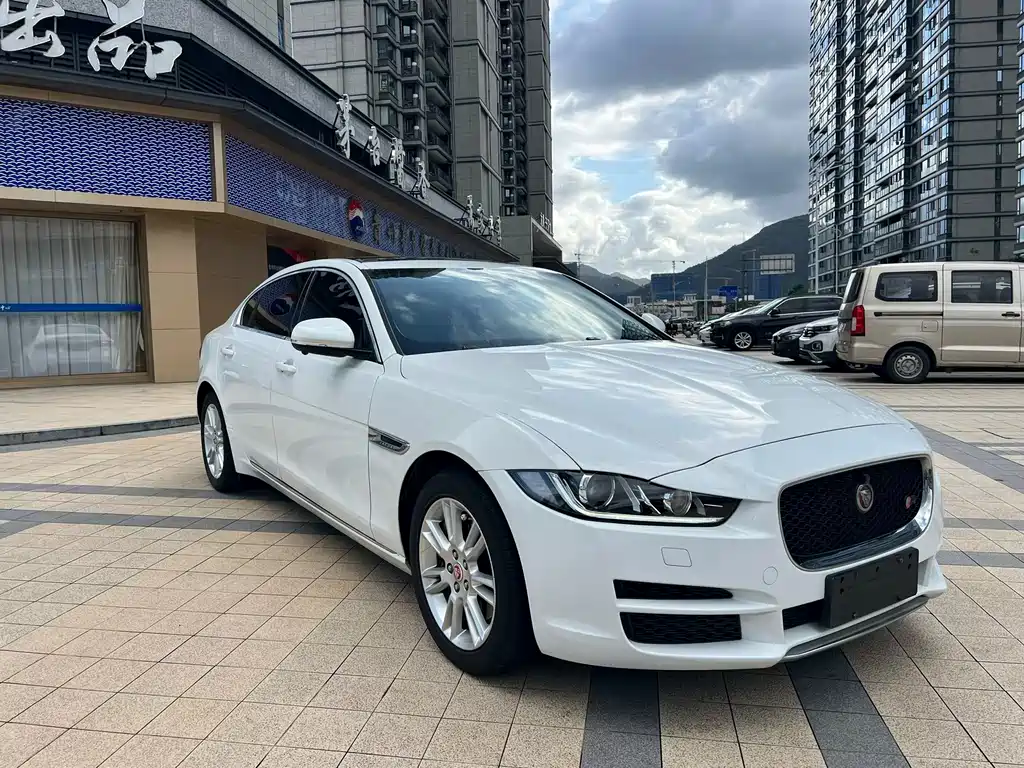 Jaguar XEL — миниатюра 3
