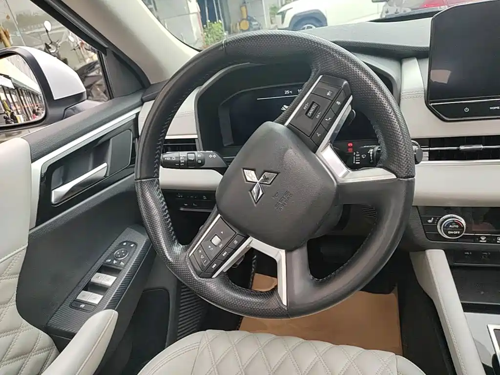 Mitsubishi Outlander — миниатюра 11