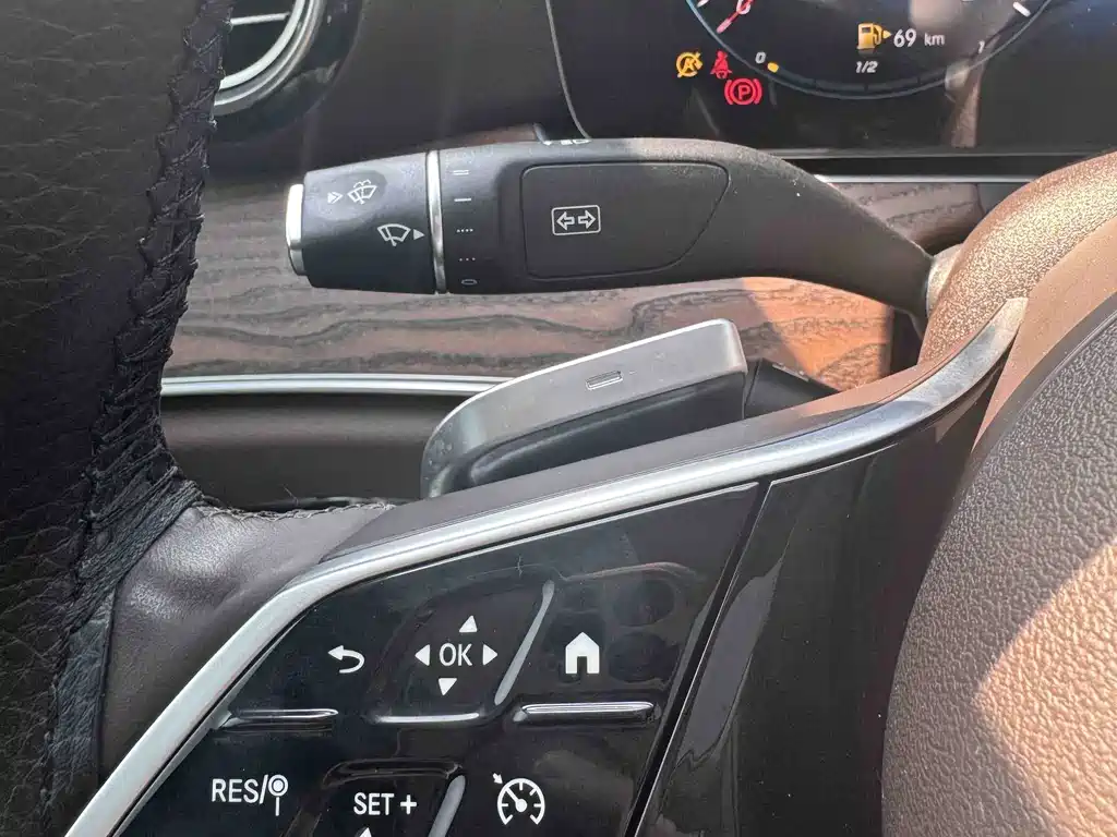 Mercedes-Benz E-Class — миниатюра 19