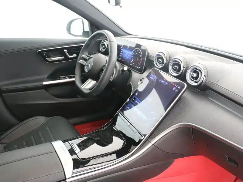 Mercedes-Benz C-Class — миниатюра 12