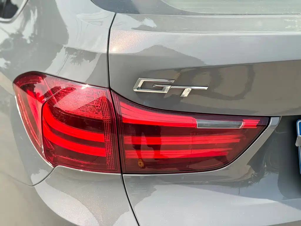 BMW 5 Series GT — миниатюра 24