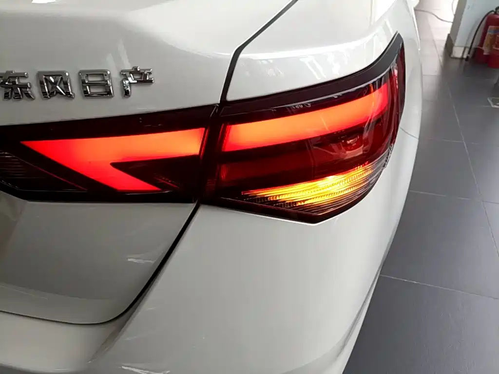 Nissan Sylphy — миниатюра 8