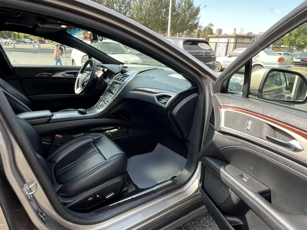 Lincoln MKZ — миниатюра 22