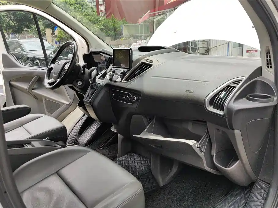 Ford Tourneo 2017 2.0T AT