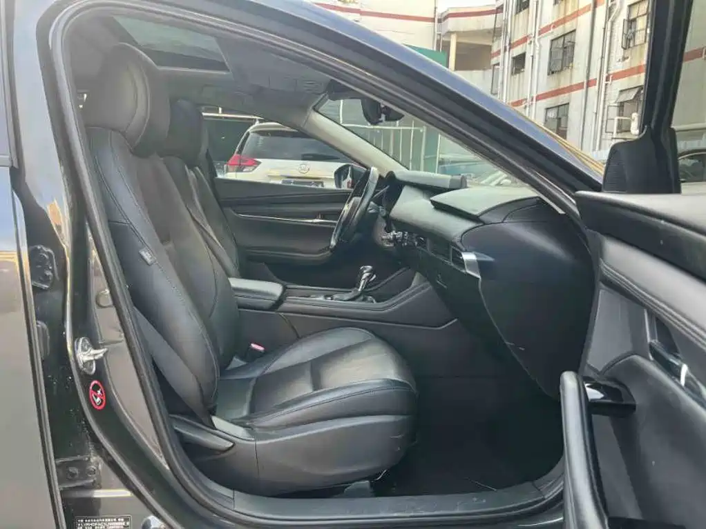 Mazda 3 Axela — миниатюра 9