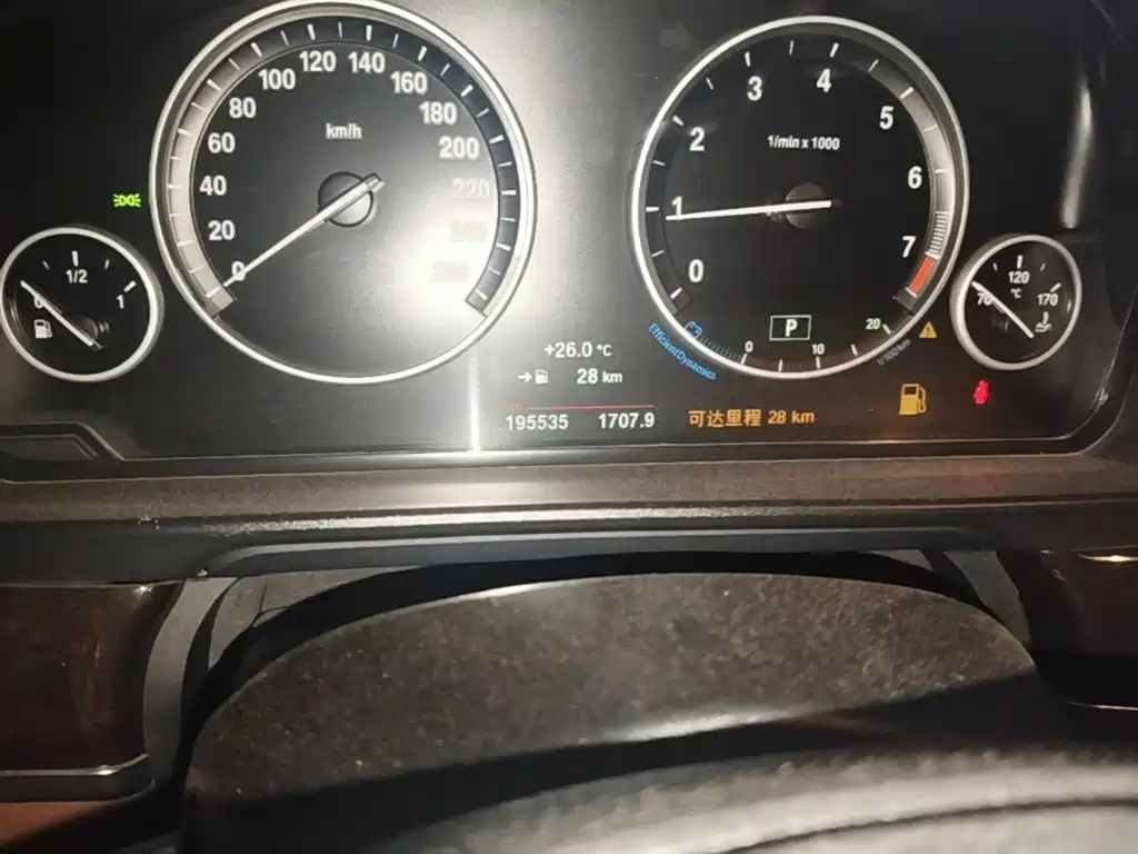 BMW 5 Series — миниатюра 17