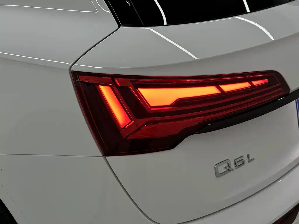 Audi Q5L — миниатюра 16