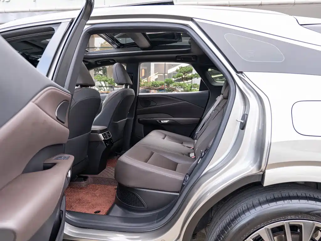 Lexus RX — миниатюра 10