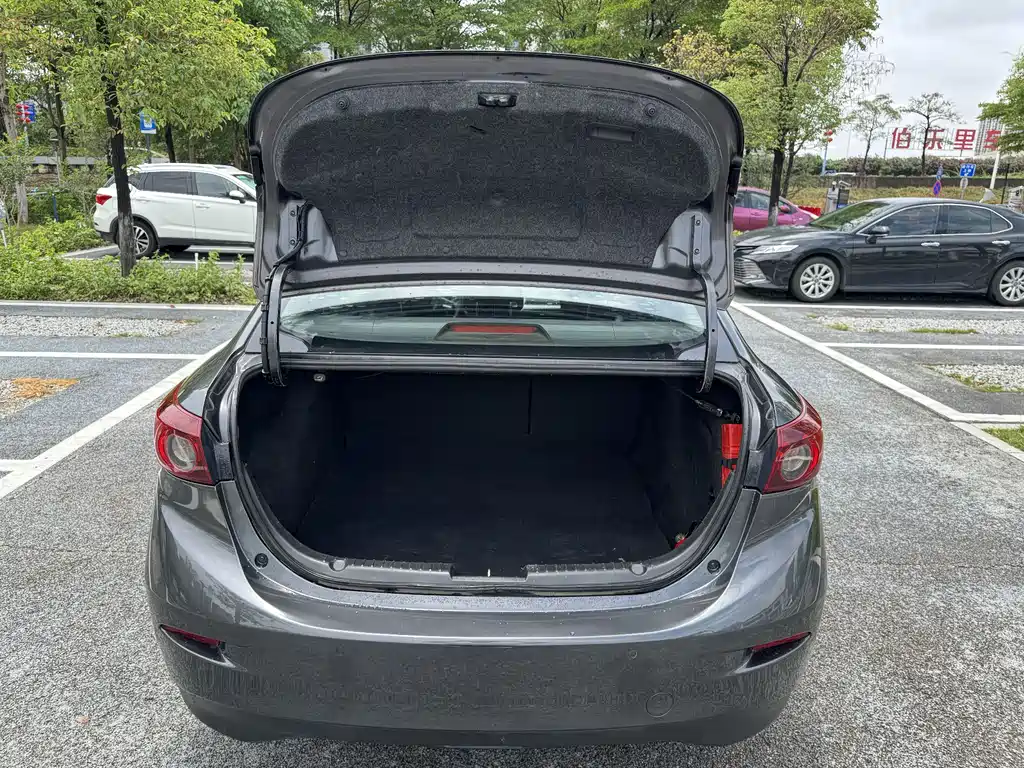 Mazda 3 Axela - фото 18