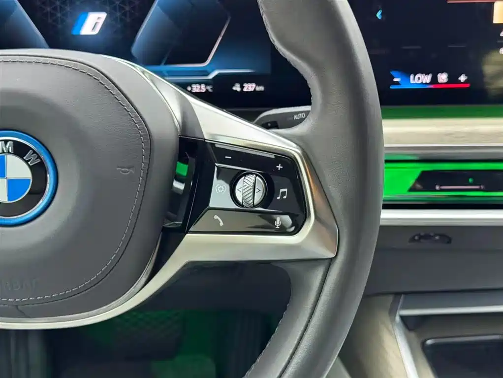 BMW i7 — миниатюра 16