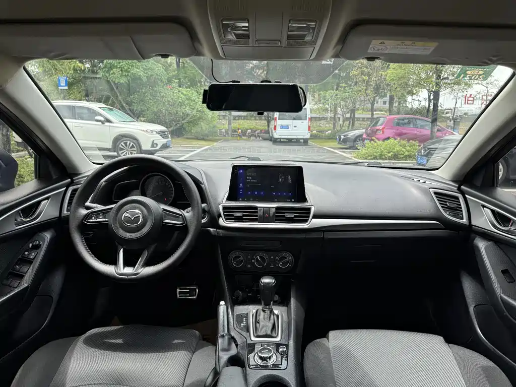 Mazda Mazda3 3 2019 1.5L AT Comfort V
