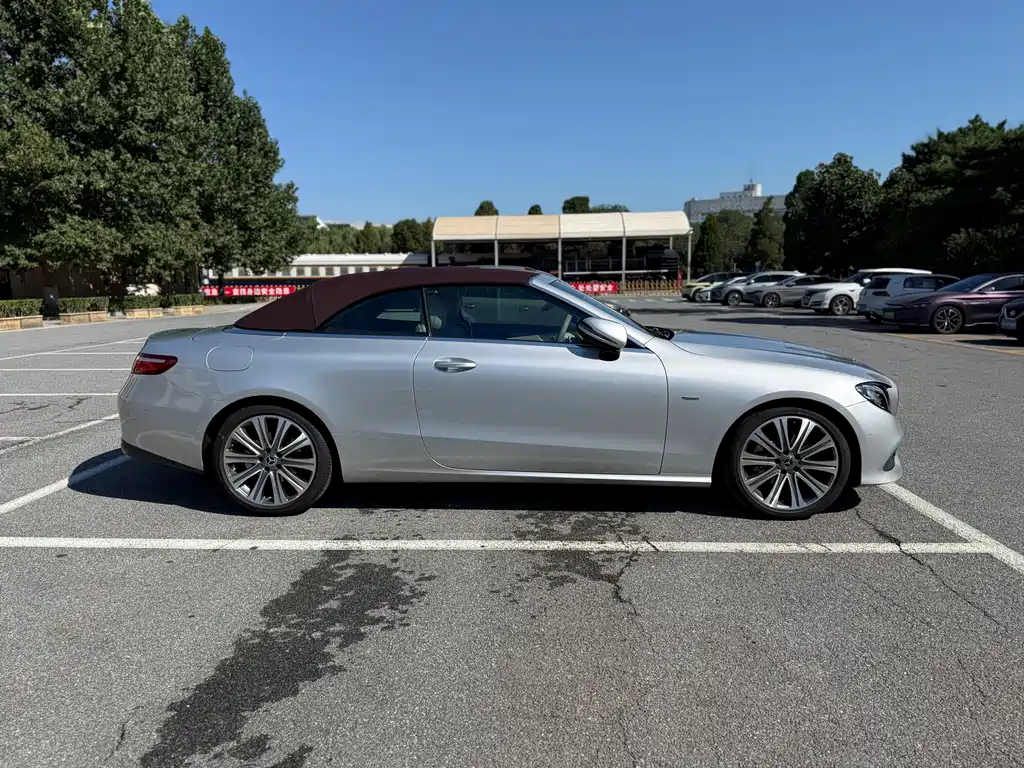 MERCEDES-BENZ E CLASS