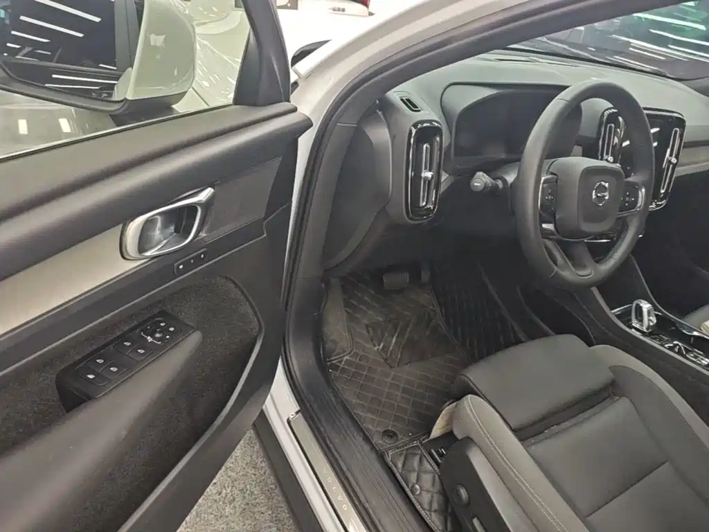 Volvo XC40 — миниатюра 16