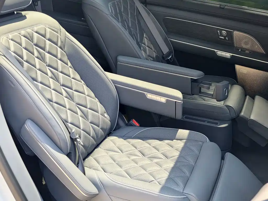 NIO ES8 2026 мест Executive Luxury