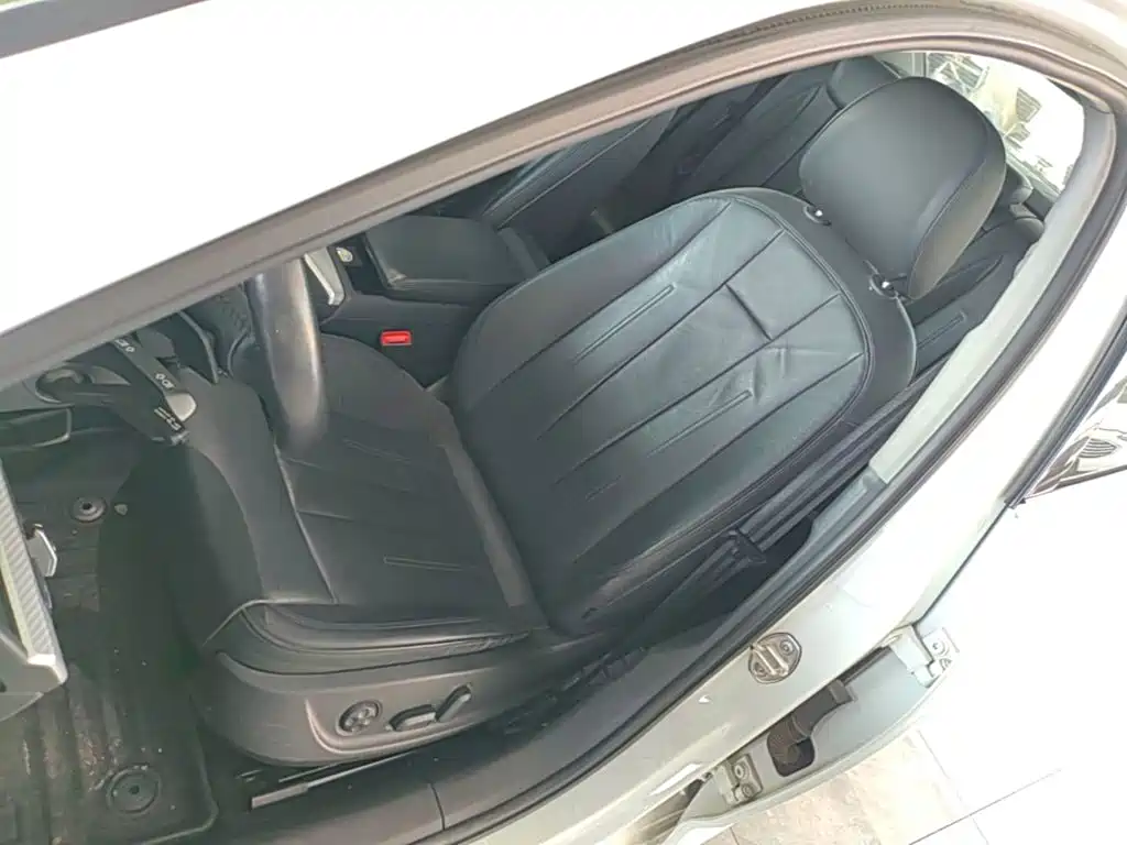 Audi A4L — миниатюра 15