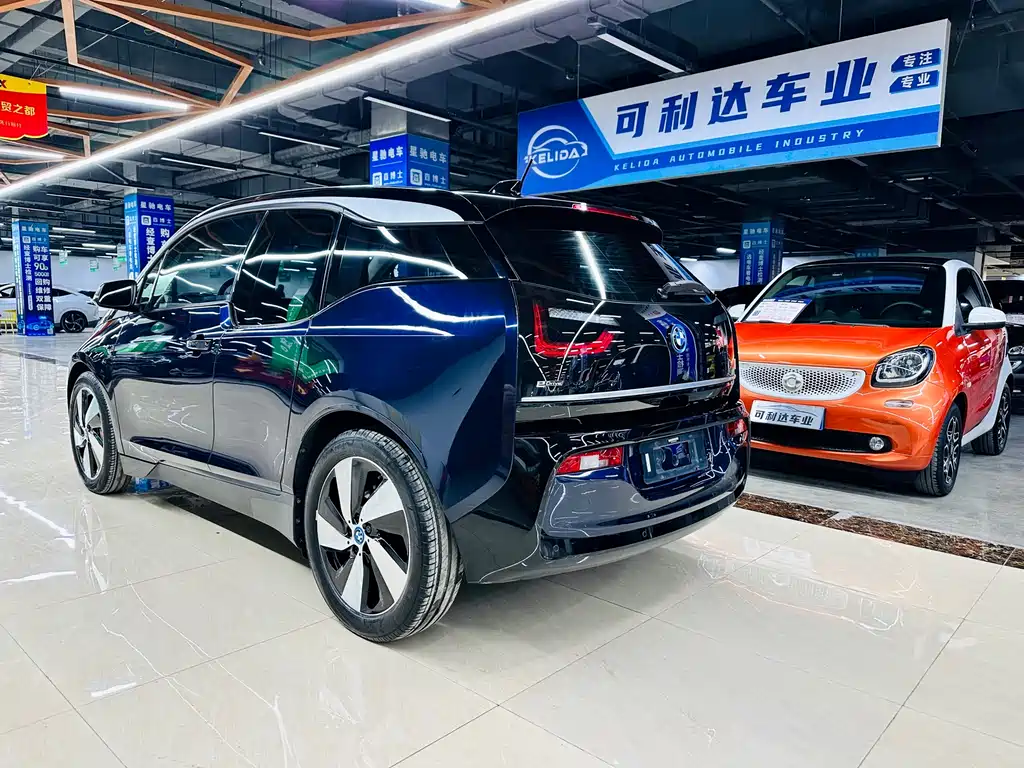 BMW I3