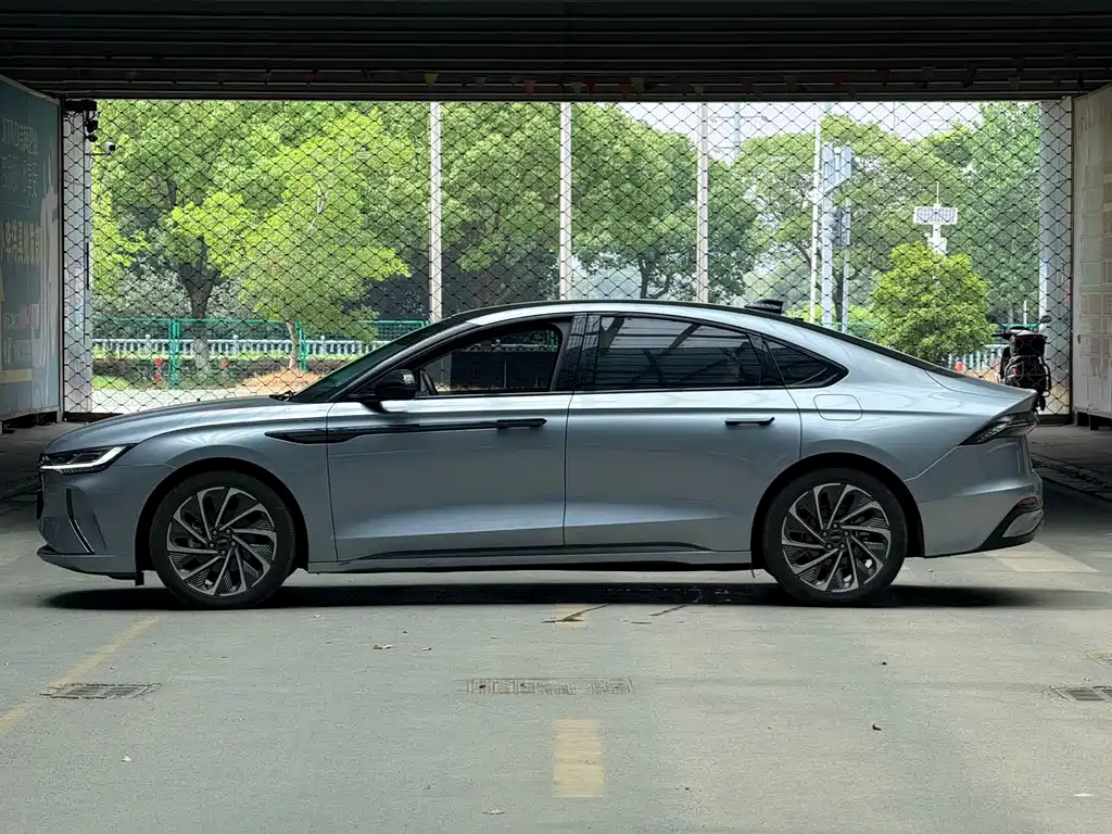 Lincoln Z 2025 2.0T
