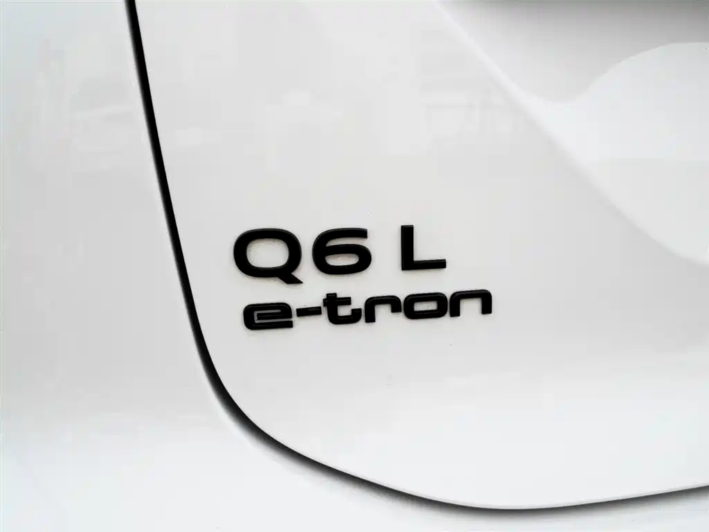 Audi Q6L e-tron 2025 Белый из Китая