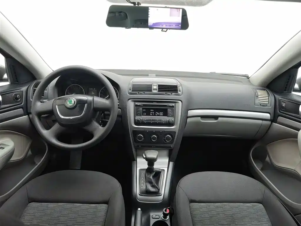 Skoda Octavia 2012 1.6L AT