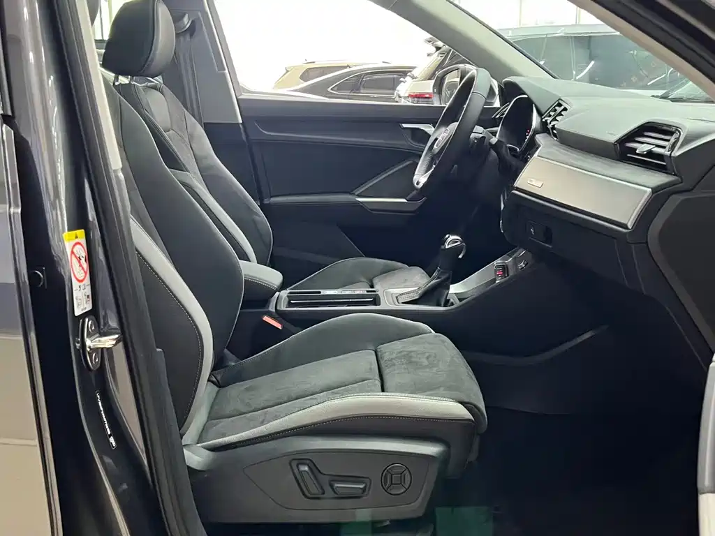 Audi Q3 - фото 20