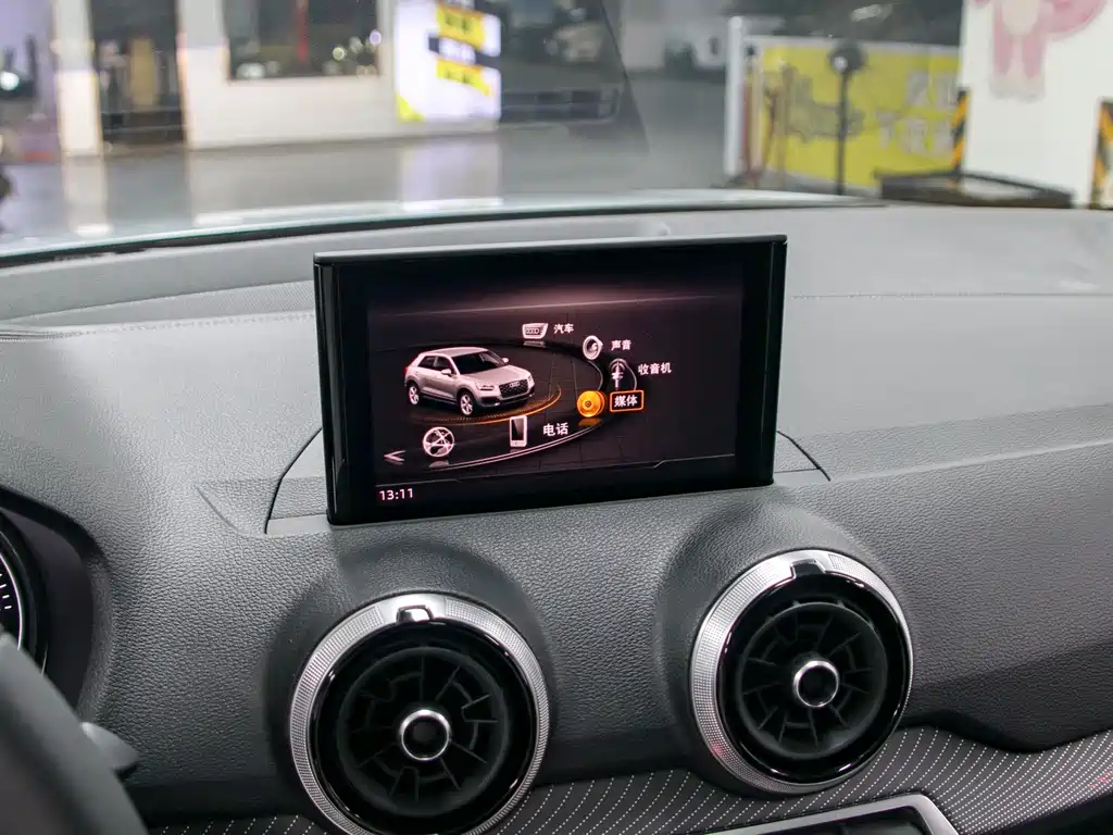 Audi Q2L 2022 35 TFSI Fashion